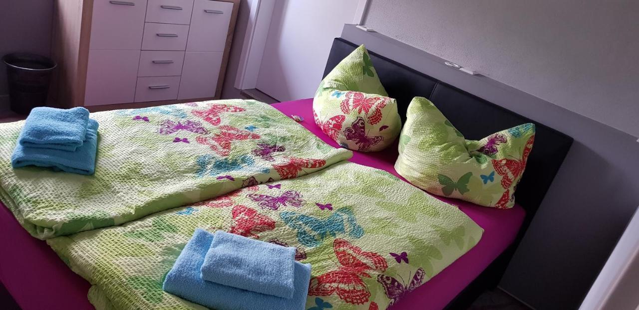 Bed And Breakfast Zeulenroda Buitenkant foto