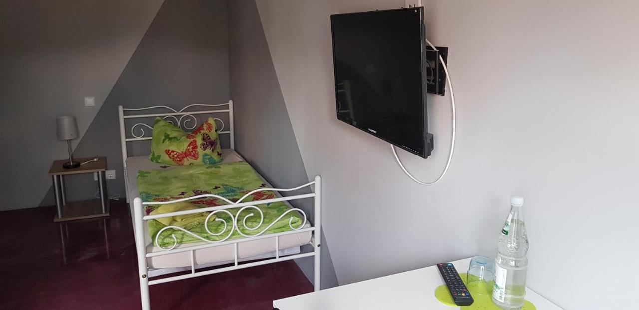Bed And Breakfast Zeulenroda Buitenkant foto