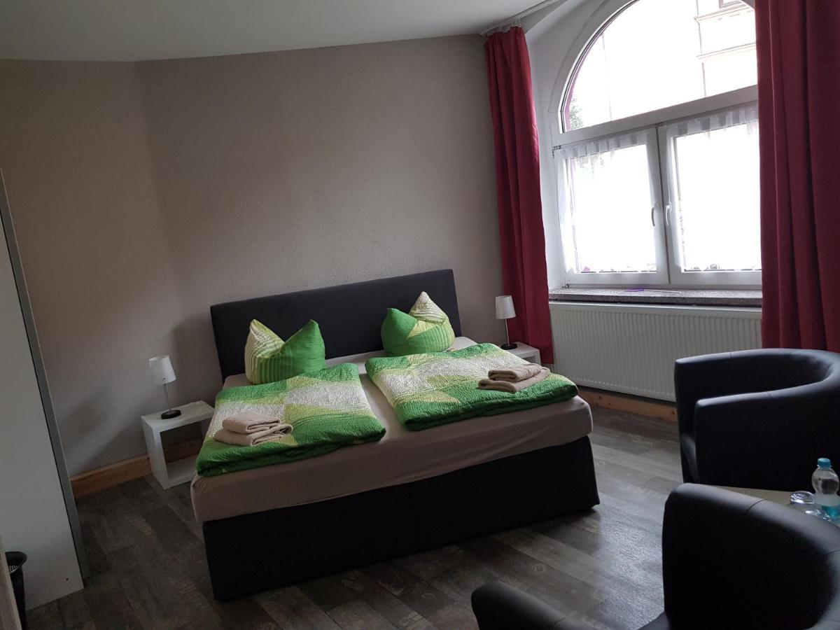 Bed And Breakfast Zeulenroda Buitenkant foto