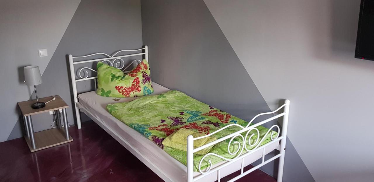 Bed And Breakfast Zeulenroda Buitenkant foto